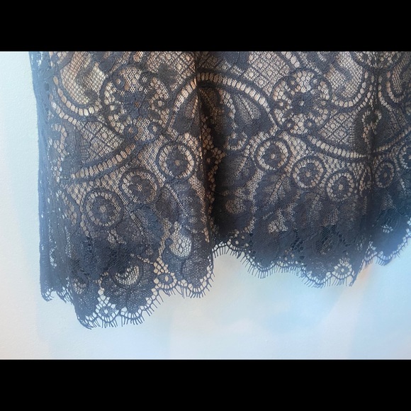 BCBG MAXAZRIA Floral Lace Top - Picture 6 of 6